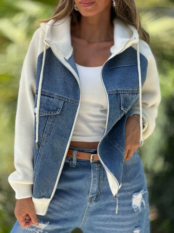 Džemperis su džinsiniais akcentais ir kišenėmis